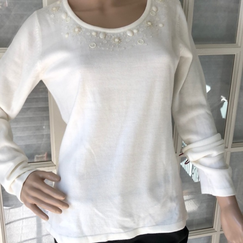 Private property gorgeous embellished ivry sweater